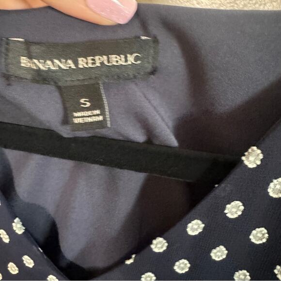 Banana Republic blouse with embroidered polka dots - Picture 3 of 7